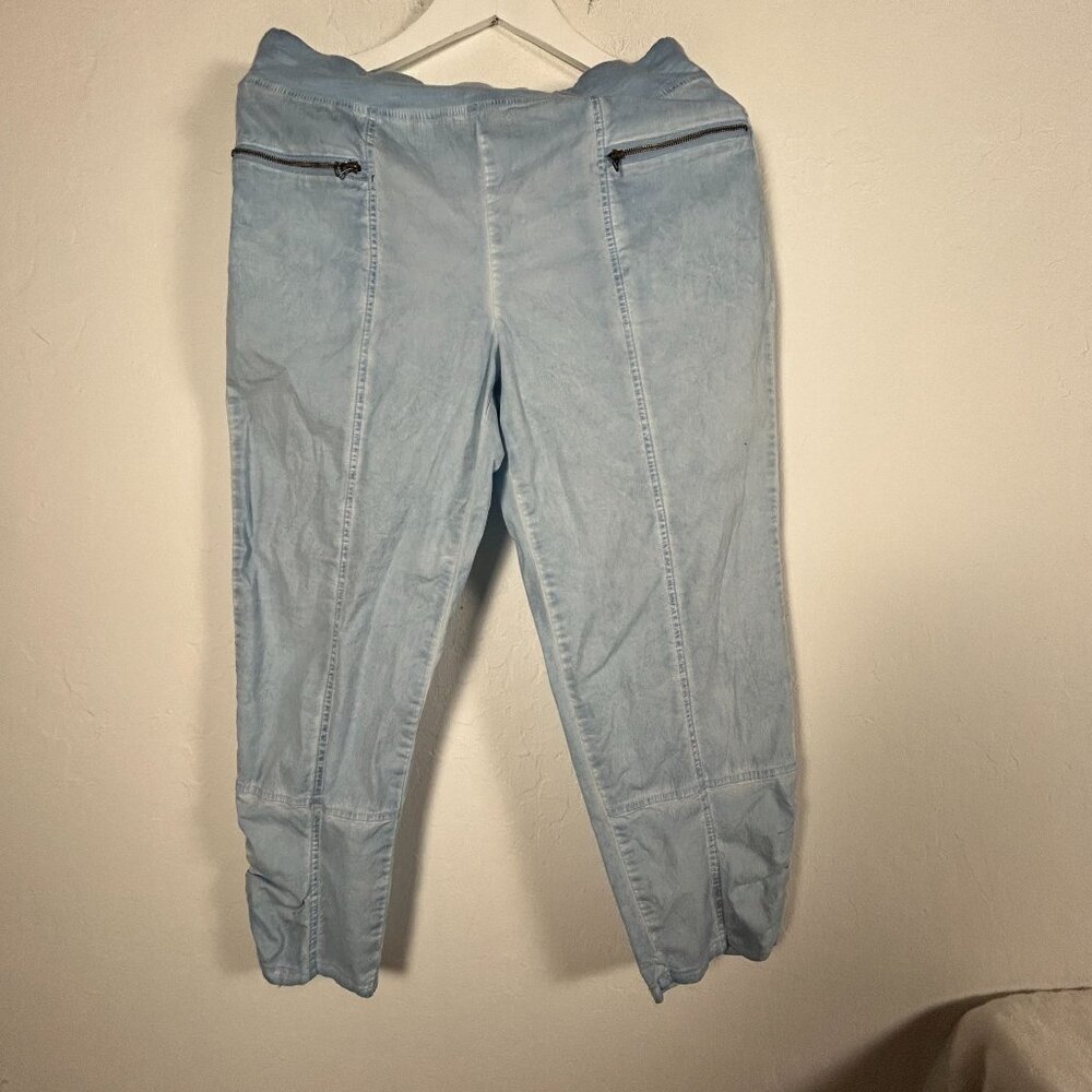 Chico's Zenergy Light Blue Ruched Hem Cropped Active Pants Size 1 Lightweight